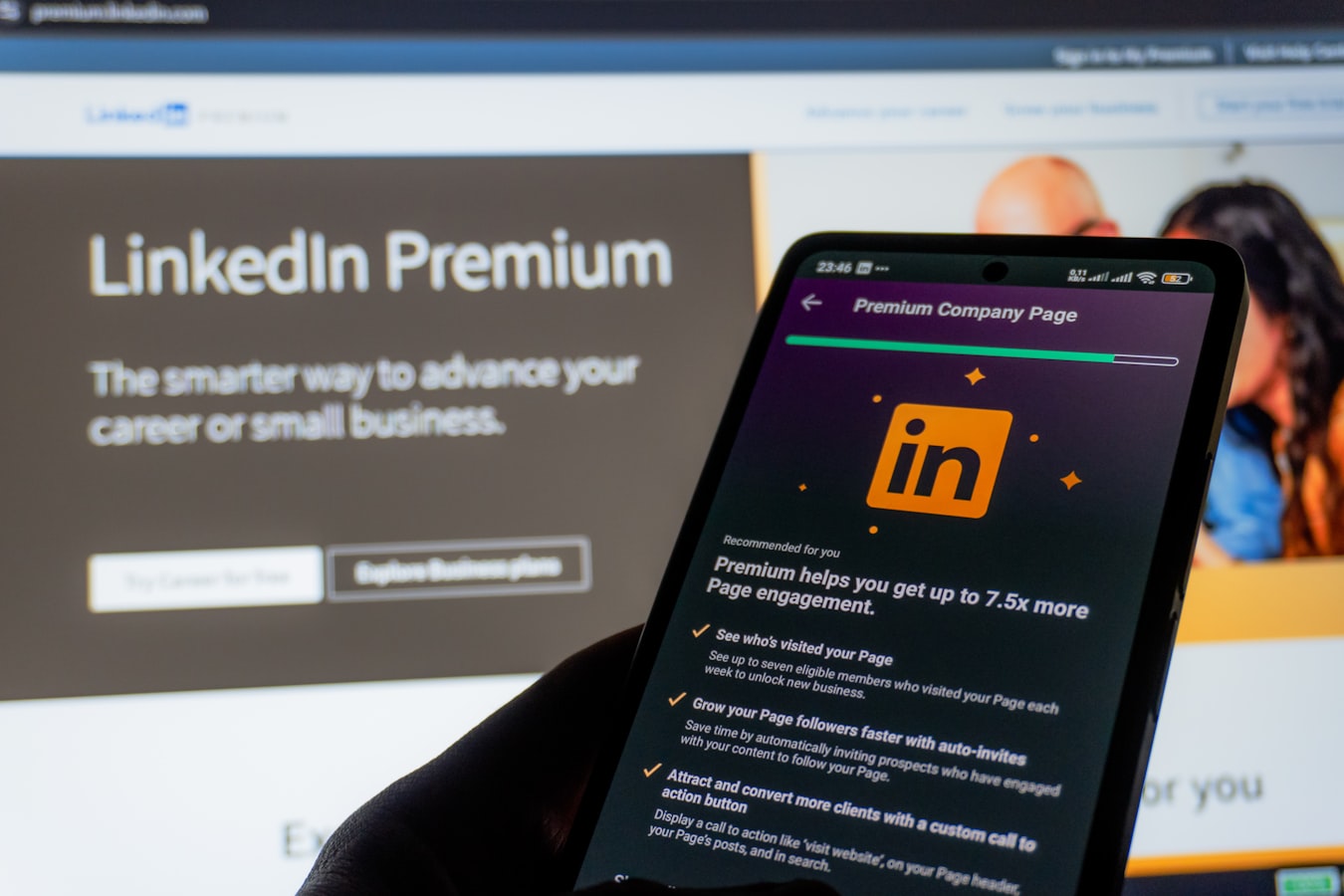 LinkedIn B2B Marketing بالذكاء الاصطناعي للشركات العربية 2026
