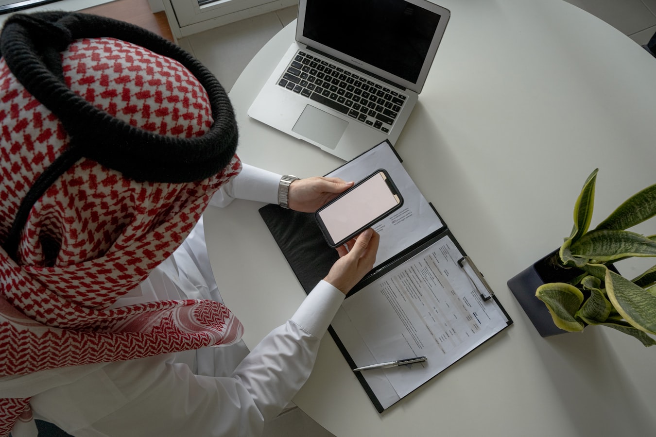 بديل Jasper عربي 2026: مقارنة للفرق والمسوقين