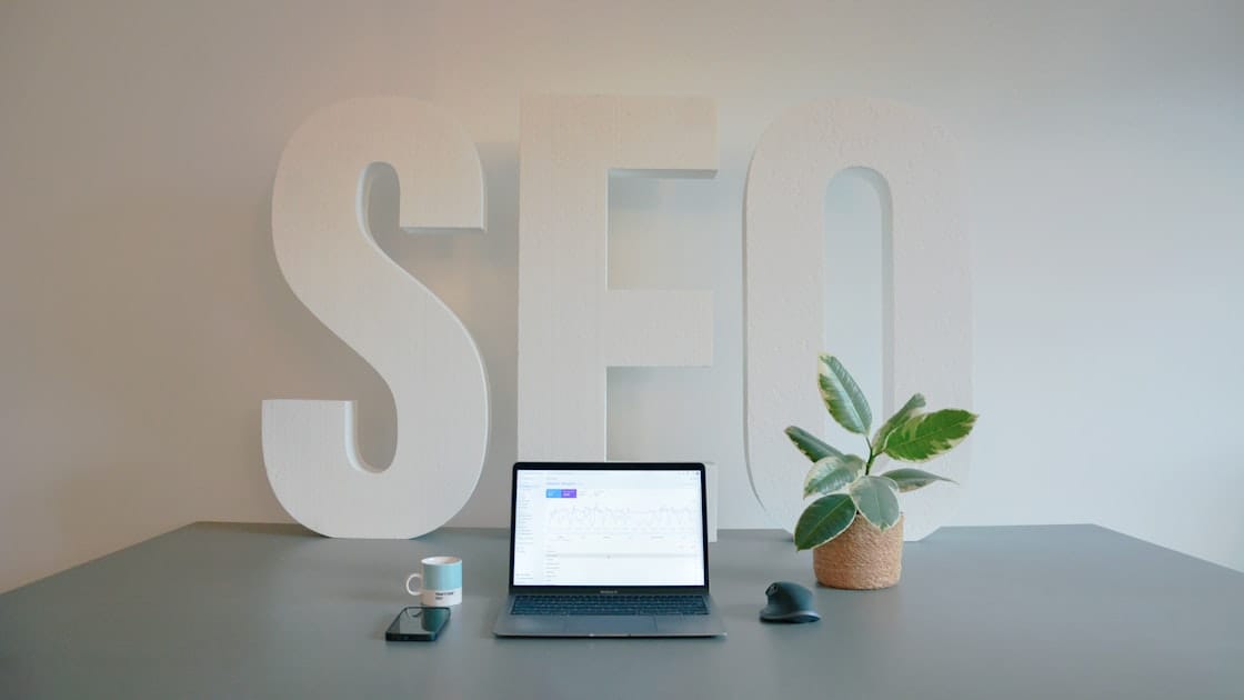 أخطاء استخدام Semrush التي تضيع عليك المال في 2026