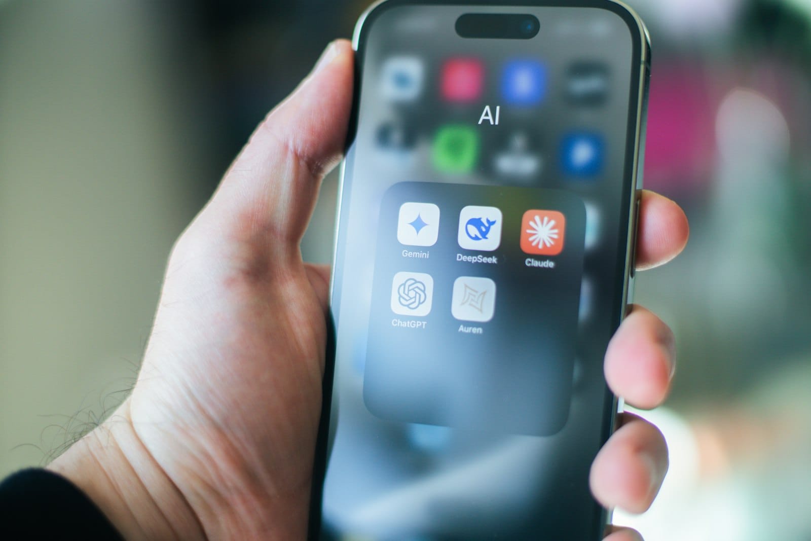 Best AI Apps for iPhone & Android in 2026 (Tested)