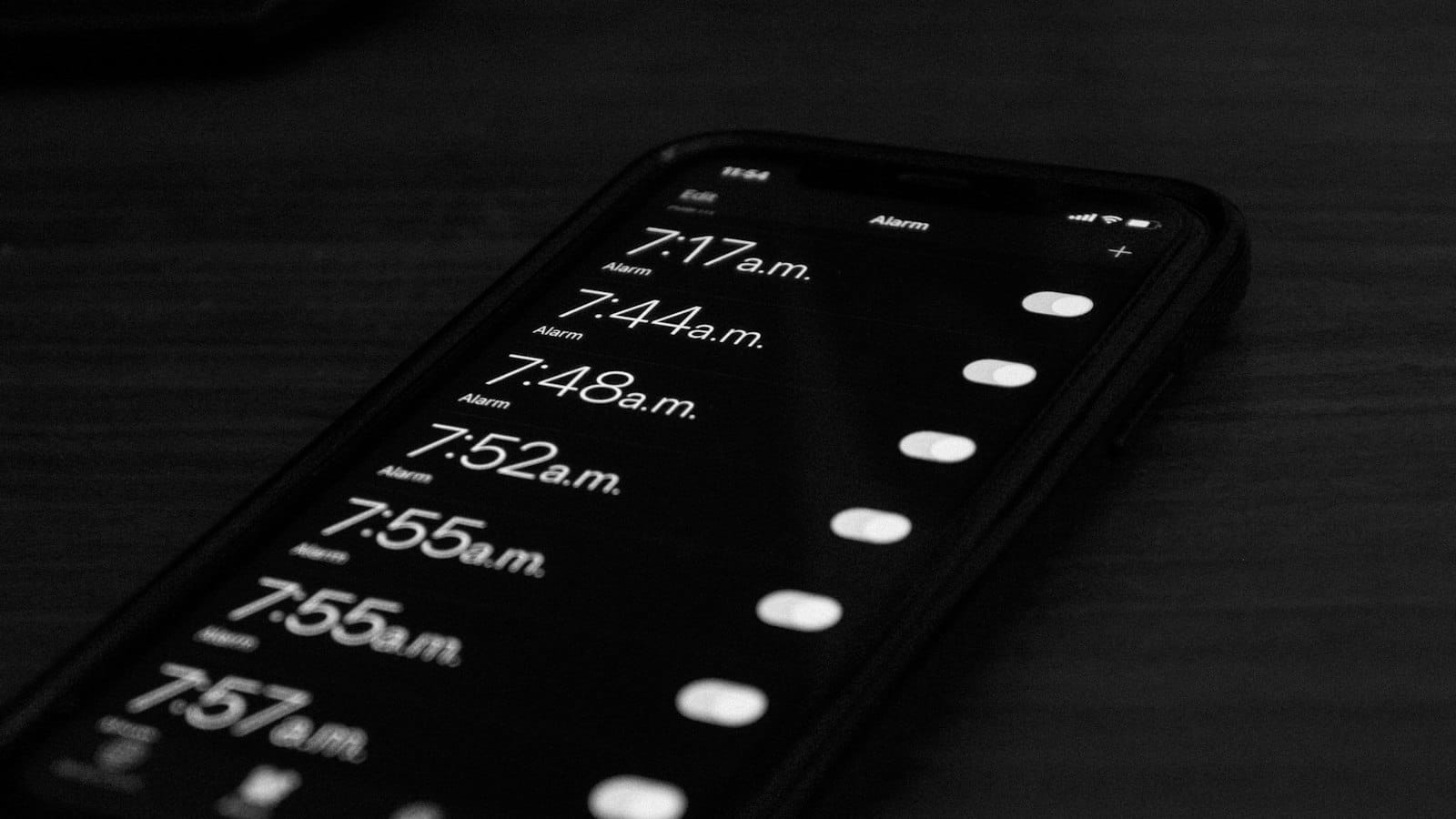 A phone screen showing star ratings with an owner response below