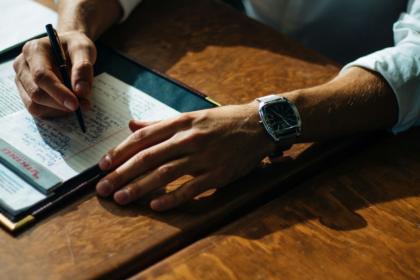 How to Respond to RFPs with AI (2026): Win Corporate Contracts
