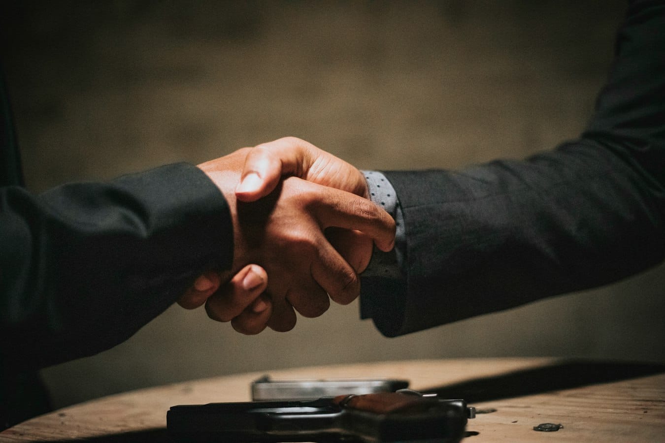 شاشة تعرض جدول حزم أسعار بالدولار