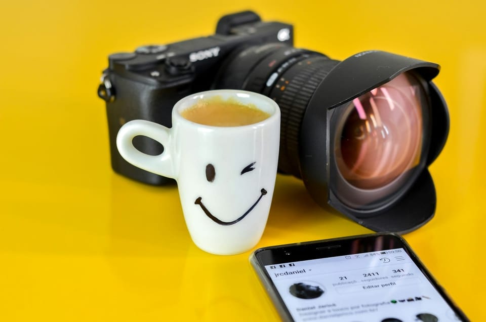 صورة تعبيرية عن بايو انستقرام مضحك ومزخرف