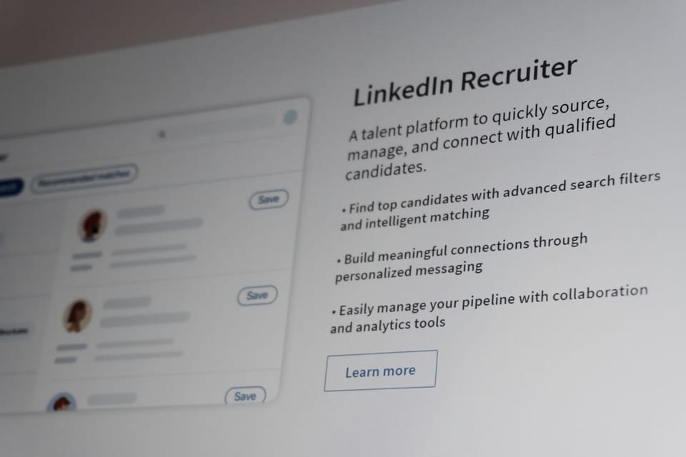 Scheduling LinkedIn Posts for Companies: Build a Consistent Professional Presence (2026)