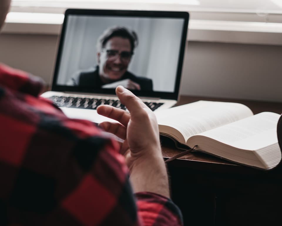 How to Create a Paid Online Course With AI in 2026: From Expertise to a Product That Sells