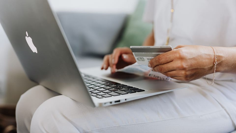كيف تشتري من AppSumo من الدول العربية: دليل طرق الدفع (2026)